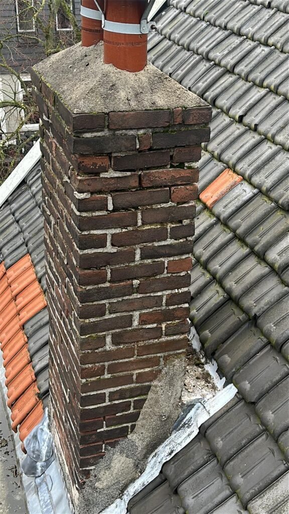 Isolatieplaten geplaatst op plat dak voor nieuwe dakbedekking